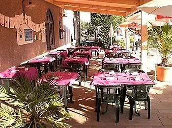 Hotel Logis Les Deux Rivieres 2*